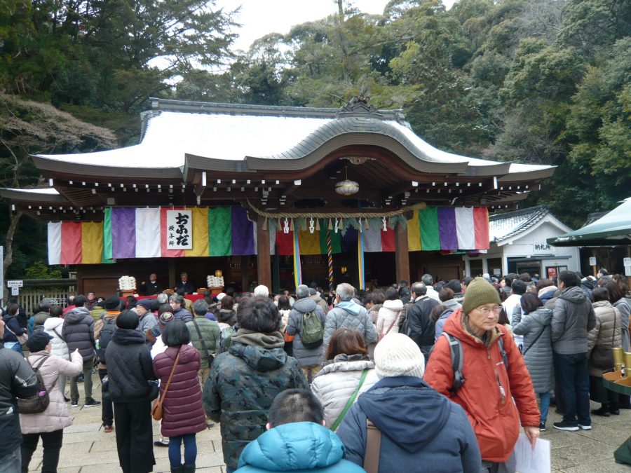 多くの方がお参りに