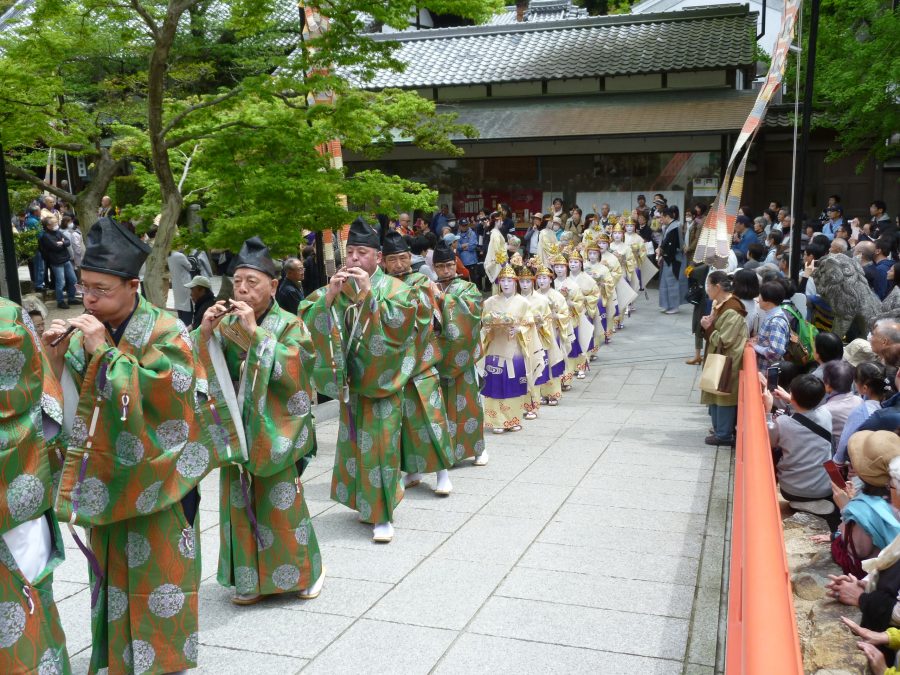 令和元年４月２８日　境内のお練り