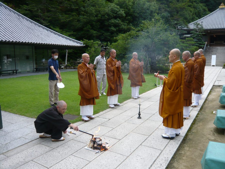７月１３日　迎え火