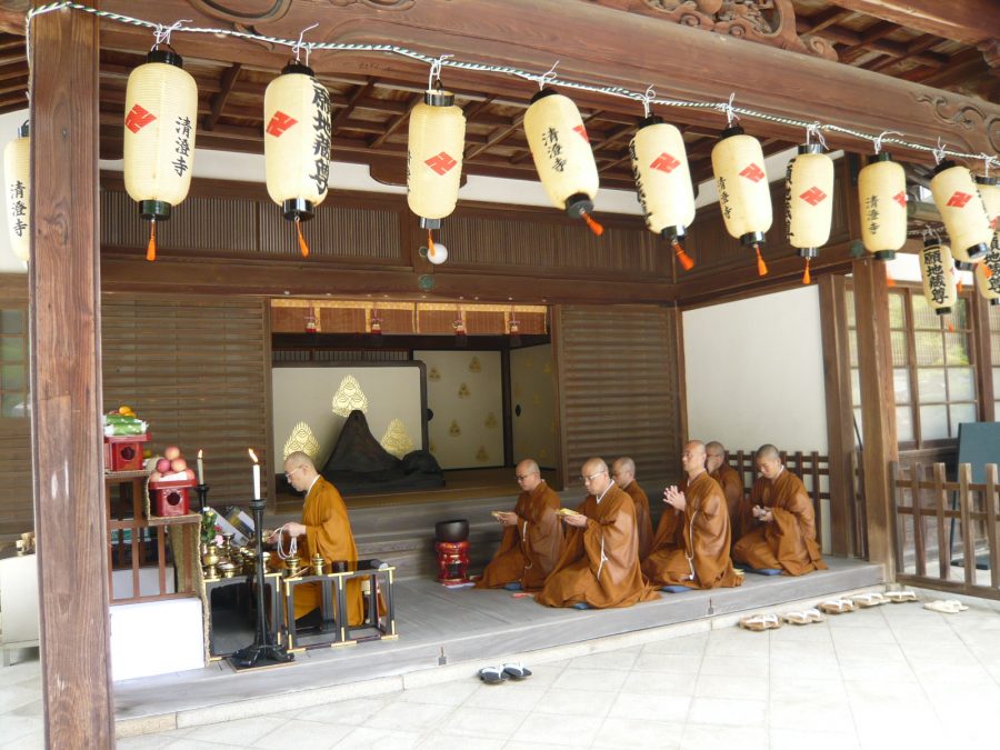 一願地蔵尊前での法要