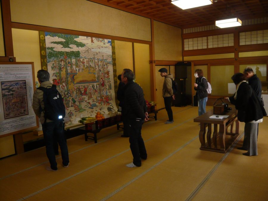 講堂に入られて間近でご覧に