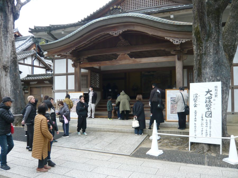 多くの方が拝観に