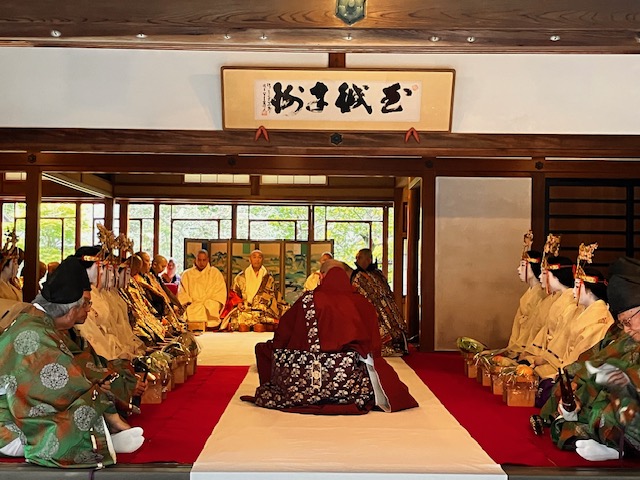 法要前、一同整列