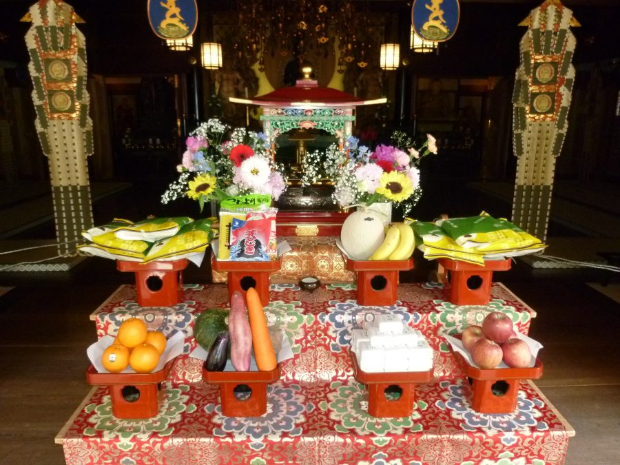 お釈迦様の花御堂
