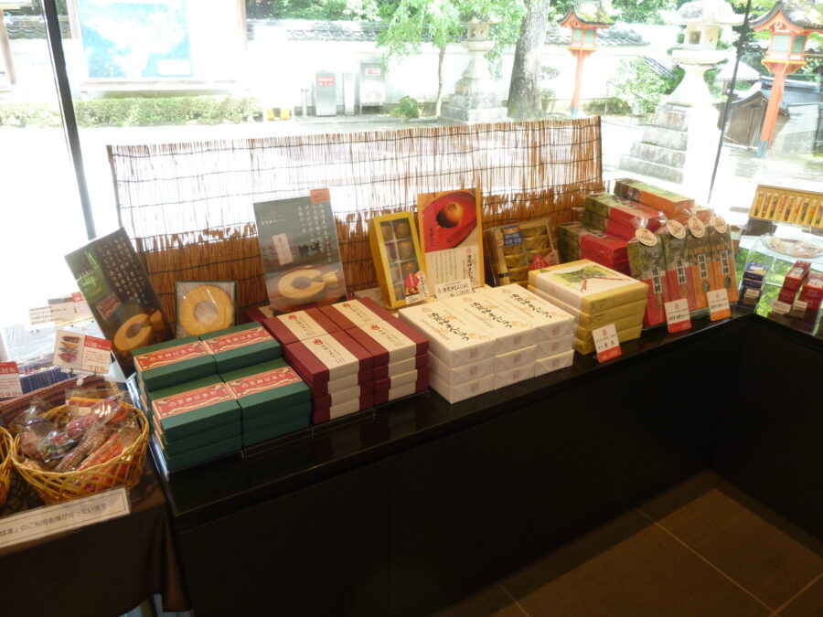 売店のお菓子コーナー